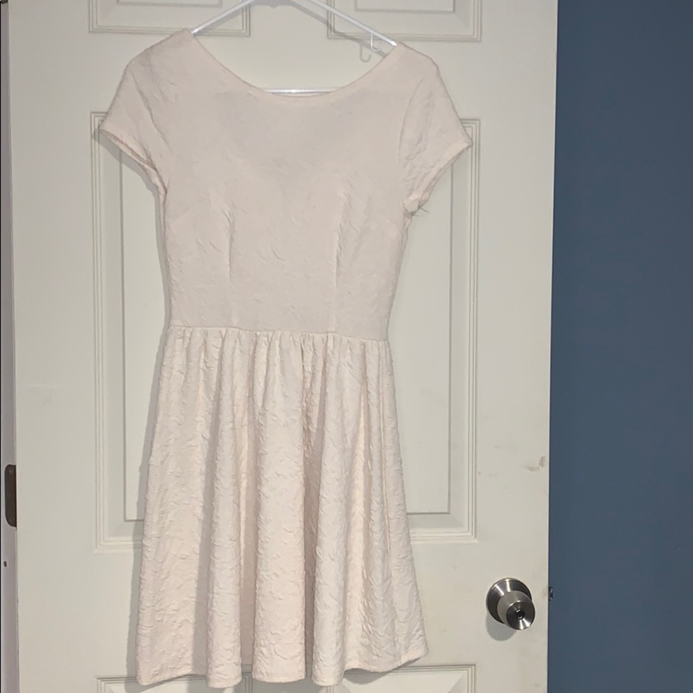 White/cream dress
